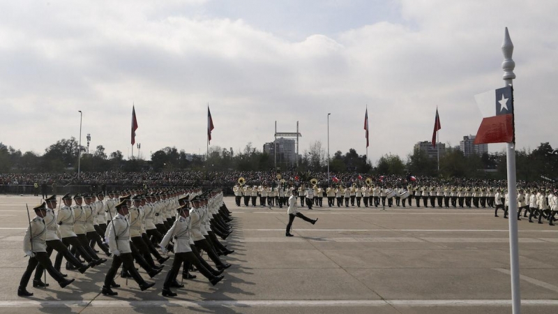 Desfile militar en Santiago, el 19 de septiembre de 2022, en el 212 aniversario de la independencia de Chile.