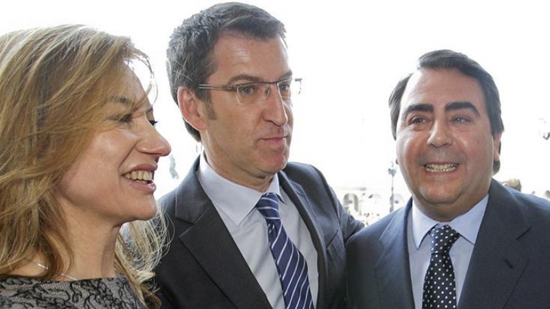 26/9/22 Marta Fernández Currás, Feijóo y Carlos Negreira, en la toma de posesión de éste último como alcalde de A Coruña en 2011.