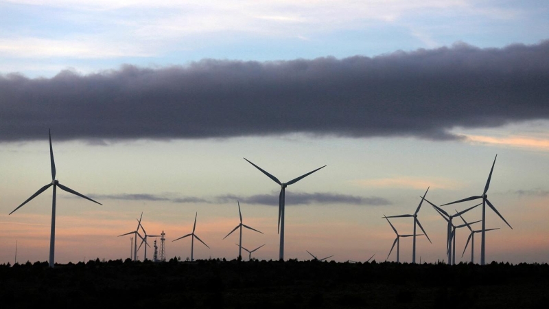 Vista del parque eólico de Iberdrola de Moranchon, en Guadalajara. REUTERS/Sergio Perez