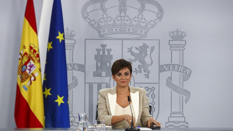 La ministra de Política Territorial y portavoz del Gobierno, Isabel Rodríguez durante la rueda de prensa ofrecida tras la reunión del Consejo de Ministros, este martes en el Palacio de La Moncloa