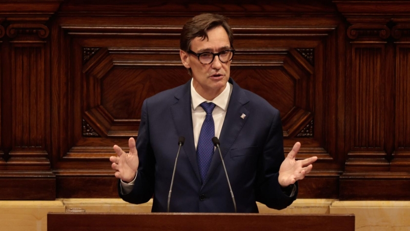 El líder del PSC, Salvador Illa, intervenint al debat de política general al Parlament.