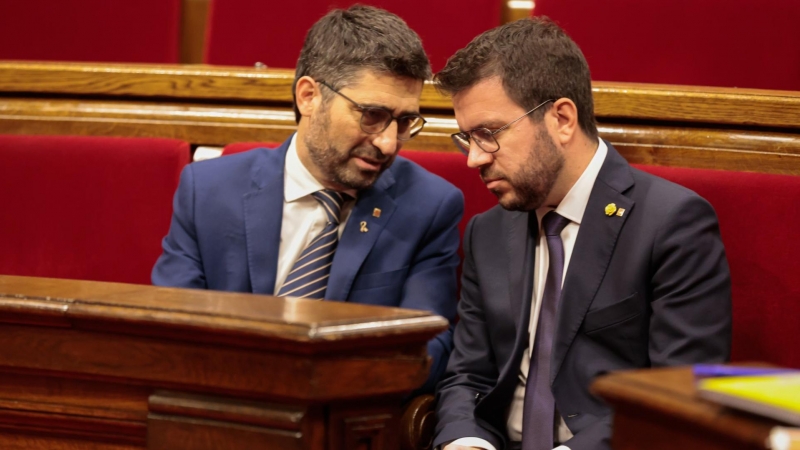 27/09/2022 - El vicepresident del Govern, Jordi Puigneró, i el president, Pere Aragonès, en el debat de política general d'aquest dimarts.