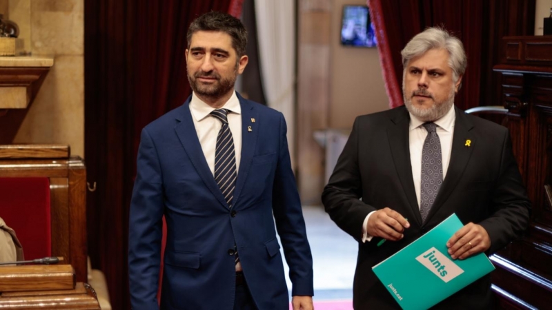 27/09/22 Jordi Puigneró entra al hemiciclo del Govern de Catalunya acompañado del president del grupo parlamentario de Junts, Albert Batet, a 27 de septiembre de 2022.