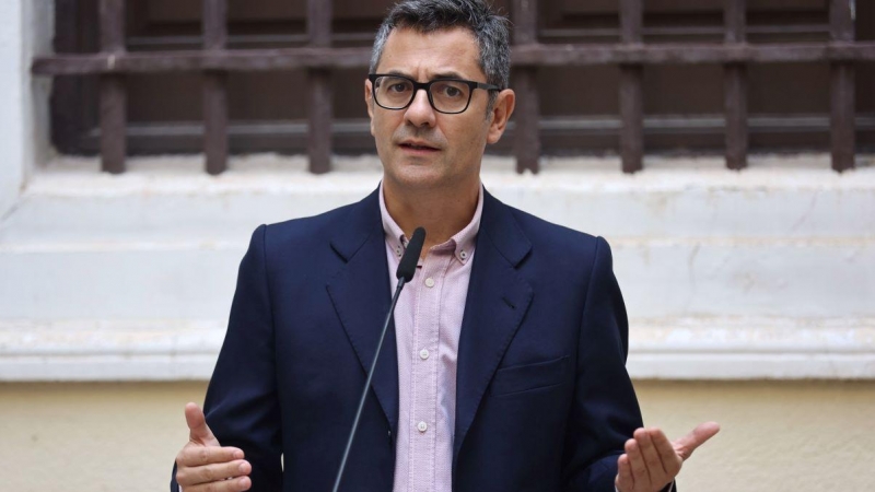 Félix Bolaños ofrece declaraciones a su llegada al Centro de Estudios Políticos y Constitucionales, a 23 de septiembre de 2022, en Madrid.
