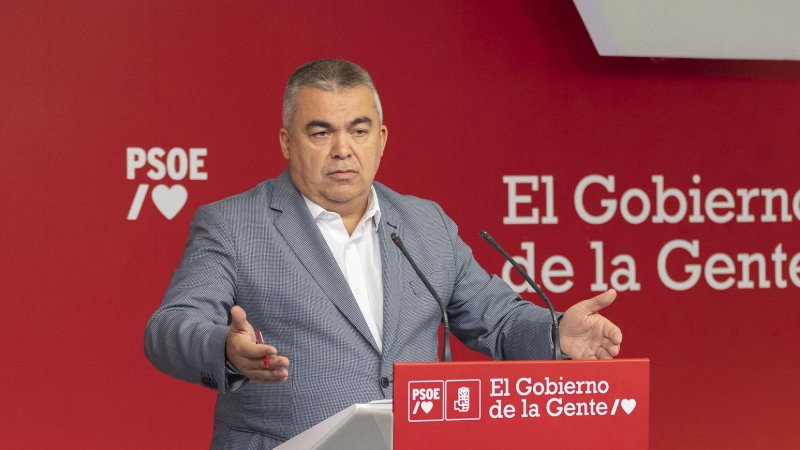 El secretario de organización del PSOE, Santos Cerdán, durante la rueda de prensa celebrada este lunes en Ferraz.