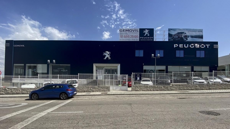 Imagen de archivo del concesionario de Peugeot en la Ciudad del Automóvil de Leganés.