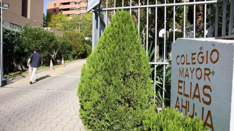 Entrada del Colegio Mayor Elías Ahúja, a 6 de octubre de 2022, en Madrid (España).