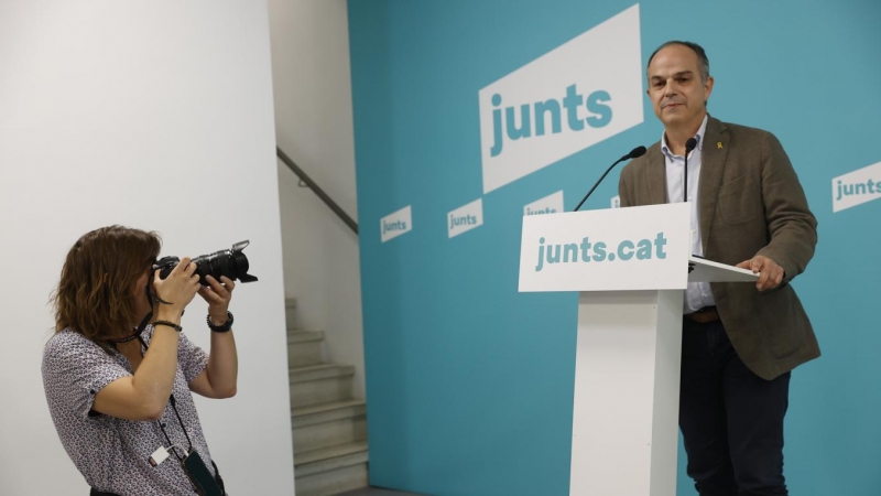 El secretario general de JxCat, Jordi Turull, durante la rueda de prensa en la que anunció la pregunta de su consulta a la militancia.