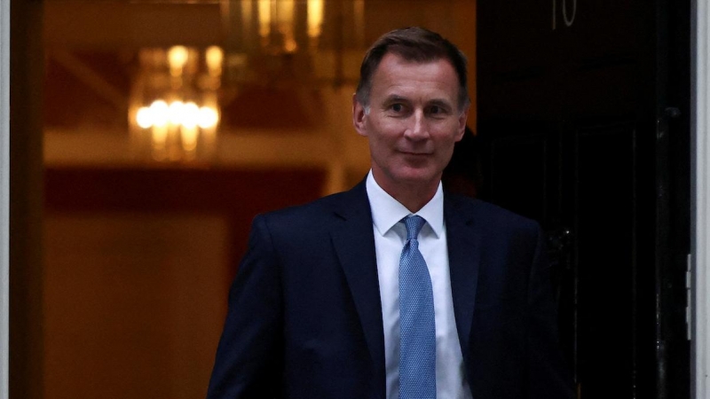 El nuevo ministro de Hacienda, Jeremy Hunt, a su salida del número 10 de Downing Street en Londres, Gran Bretaña, el 14 de octubre de 2022.