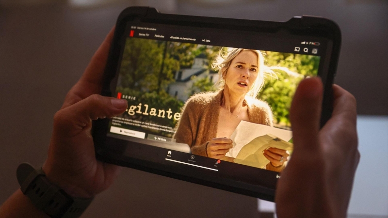 Un usuario se conecta a la plataforma Netflix, a 14 de octubre de 2022, en Madrid.