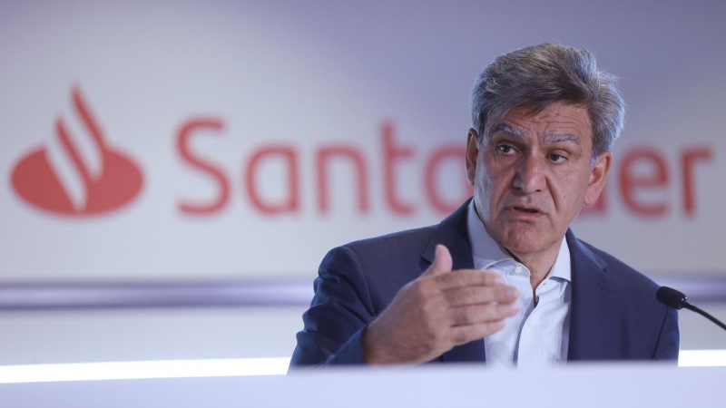 El consejero delegado del Banco Santander, José Antonio Álvarez, durante la rueda de prensa  para presentar los resultados del tercer trimestre de 2022. EFE/Juan Carlos Hidalgo