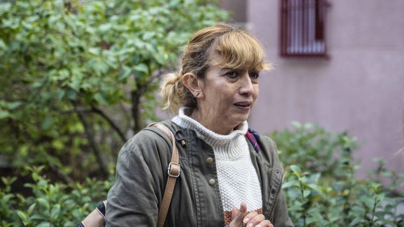 Mariana Rodríguez, de 54 años, durante el intento de desahucio en su casa del barrio de San Blas, Madrid, el pasado miércoles.