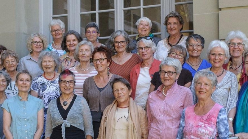 KlimaSeniorinnen es una asociación de 200 mujeres de más de 65 años que ha llevado al Gobierno suizo ante el Tribunal Europeo de Derechos Humanos exigiéndole que tome medidas más igualitarias contra el cambio climático.