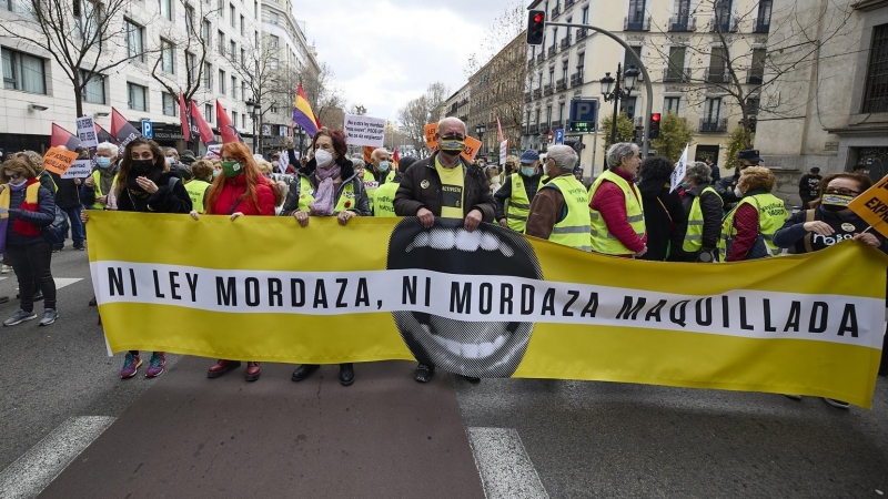 Manifestación convocada por Amnistía Internacional contra la 'ley mordaza' en Madrid, a 13 de febrero de 2022.