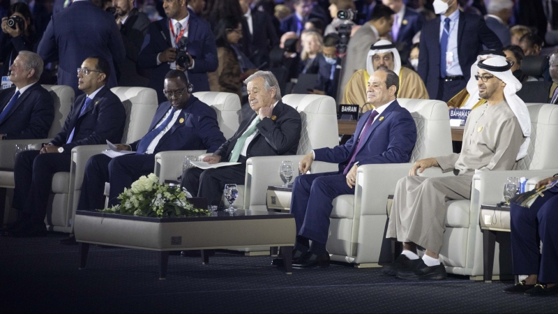 El presidente de Egipto, Abdel Fattah El-Sisi y el secretario general de la ONU, Antonio Guterres en la apertura de la Cumbre de Alto Nivel de la Conferencia de las Naciones Unidas sobre el Cambio Climático COP27 de 2022.