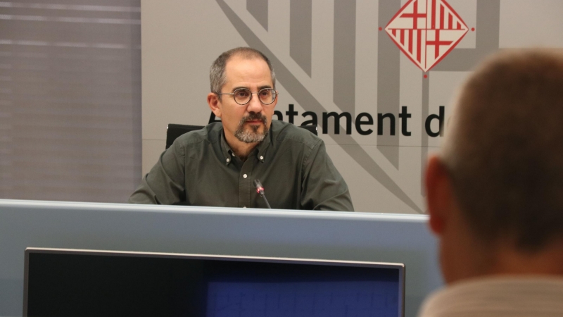 Manuel Valdés en la roda de premsa per presentar les novetats de trànsit a les superilles