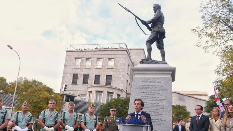 El alcalde de Madrid, José Luis Martínez-Almeida, interviene en la inauguración de la Estatua al Legionario, a 8 de noviembre de 2022, en Madrid.