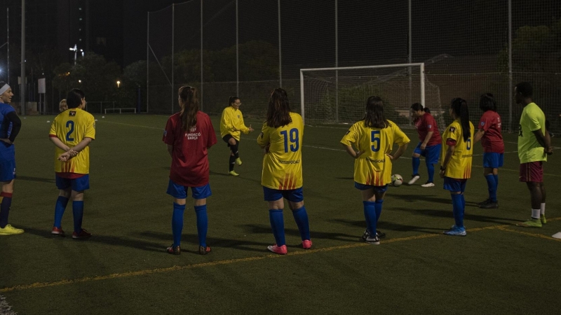 Un entrenament de l'equip de dones refugiades del Ramassà.