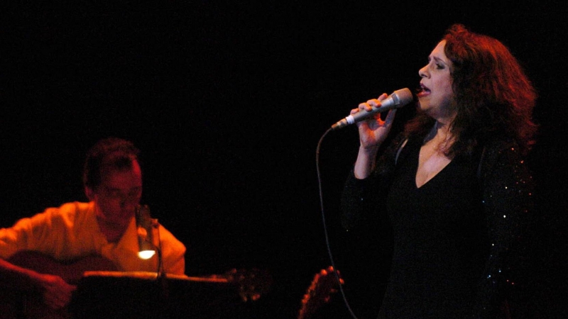 La cantante brasileña Gal Costa durante un concierto en Bogotá en 2005