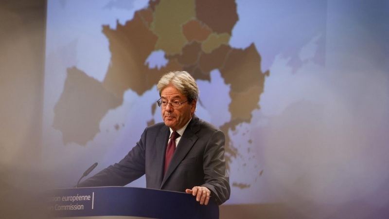 El comisario de Economía de la UE, Paolo Gentiloni, durante la presentación de las previsiones económicas de otoño de la Comisión Europea, en Breuselas. REUTERS/Johanna Geron