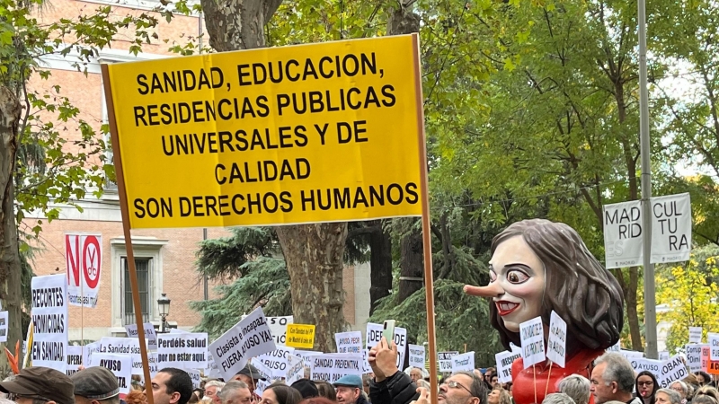 Manifestación multitudinaria en Madrid por la defensa de la sanidad pública y la atención primaria, a 13 de noviembre de 2022.