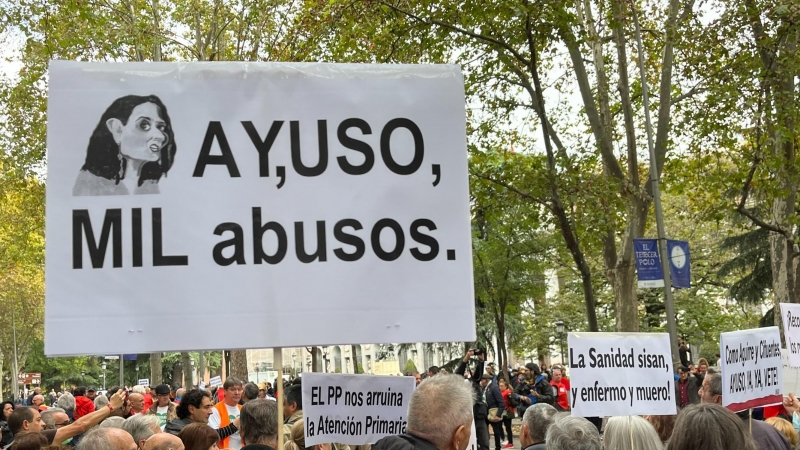 Manifestación multitudinaria en Madrid por la defensa de la sanidad pública y la atención primaria, a 13 de noviembre de 2022.