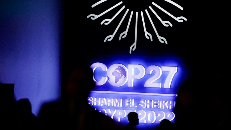 Una vista de un logotipo de la Cumbre del Clima COP27 en Sharm el-Sheikh, Egipto, en noviembre de 2022.