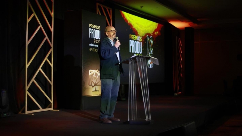 Jaume Roures recibe el galardón en la gala de los Premios Produ.