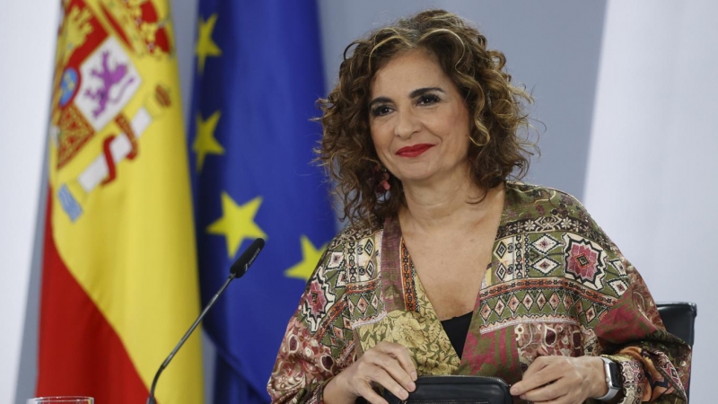 08/11/2022.- La ministra de Hacienda, María Jesús Montero, durante su intervención en la rueda de prensa posterior a la reunión semanal del Consejo de ministros, este martes en Moncloa. EFE/ Mariscal