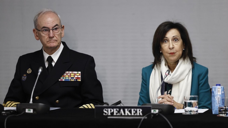 19/11/22 La ministra de Defensa, Margarita Robles, junto al JEMAD, Teodoro López Calderón, durante su intervención en el Comité de Defensa y Seguridad celebrado en el marco de la 68 Asamblea de la OTAN, en Madrid