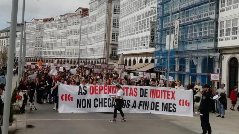 22/11/22 Imagen de la protesta de trabajadoras de Inditex el pasado 6 de noviembre frente a la dársena de A Coruña.