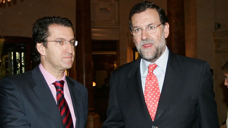 25/11/22 Feijóo y Rajoy, en una imagen de archivo tomada en el verano de 2007