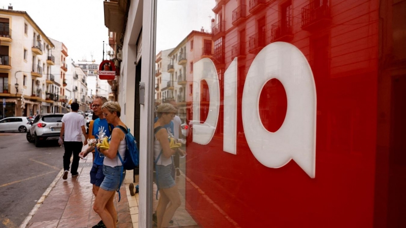 Un supermercado de Dia en la localidad malagueña de Ronda. REUTERS/Jon Nazca
