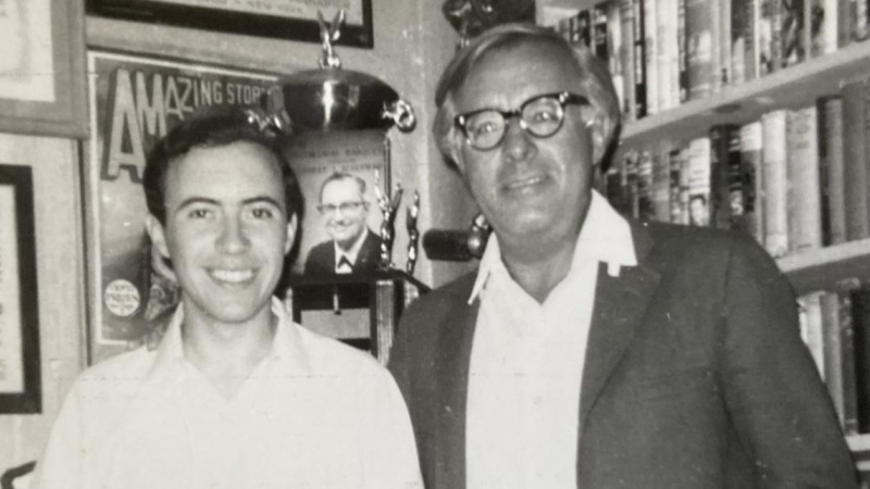 Marcial Souto y Ray Bradbury, autor de 'Otras crónicas marcianas'.