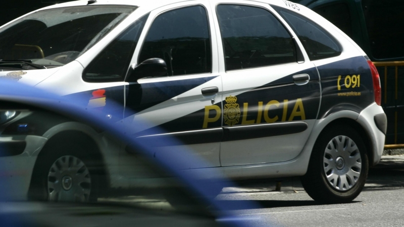 Foto de archivo de un coche de policía nacional- 03/08/2007