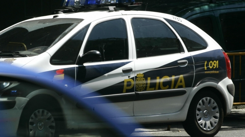 Foto de archivo de un coche de policía nacional- 03/08/2007