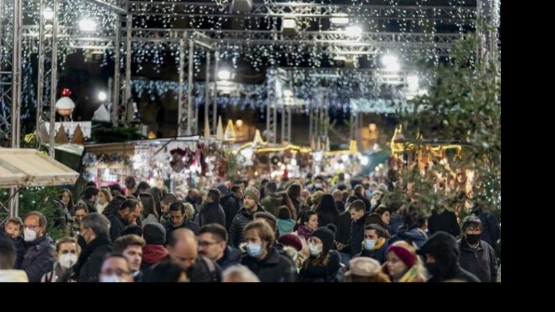 La Fira de Santa Llúcia de Barcelona, que tindrà quinze arbres de Nadal il·luminats