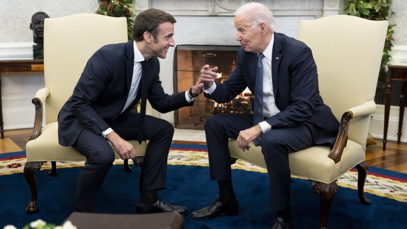 Los presidentes de Francia, Emmanuel Macron, y de EEUU, Joe Biden, durante la visita del mandatario galo a la Casa Blanca, a 1 de diciembre de 2022.