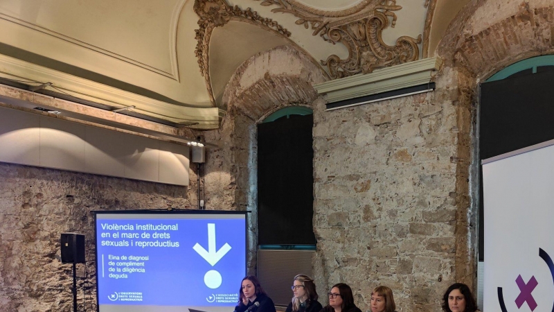 La presentació de l'informe 'Violència institucional en el marc de drets sexuals o reproductius', aquest divendres a Barcelona.