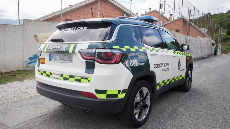 Un coche de la Guardia Civil en una concentración de apoyo a las Fuerzas y Cuerpos de Seguridad del Estado en Alsasua, a 2 de septiembre de 2022, en Alsasua, Navarra.