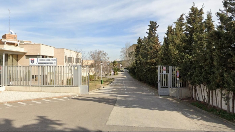 Entrada del colecio Montearagón, gestionado por el Opus Dei, en Zaragoza.