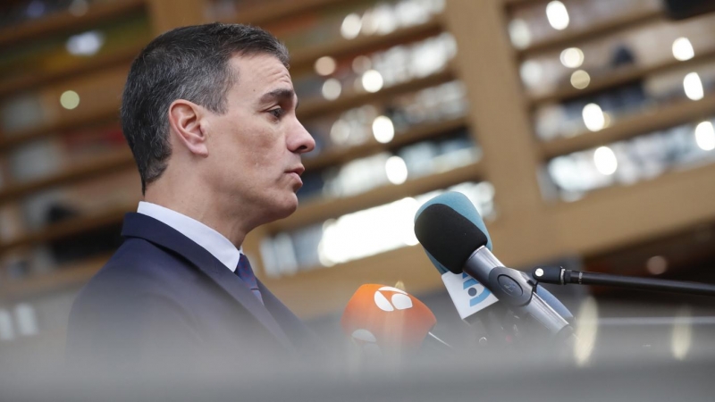 El presidente del Gobierno, Pedro Sánchez, atiende a los medios desde Bruselas, a 14 de diciembre de 2022.