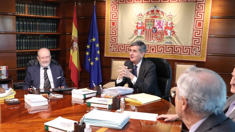 Vista general del primer Pleno jurisdiccional tras la renovación del órgano, en el Tribunal Constitucional, a 15 de diciembre de 2021, en Madrid, (España).