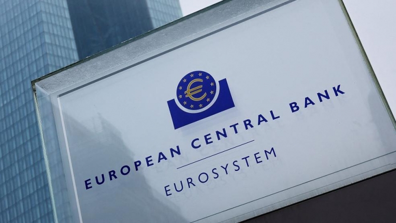 El logo del BCE enfrente de su sede en Fráncfort. REUTERS/Wolfgang Rattay