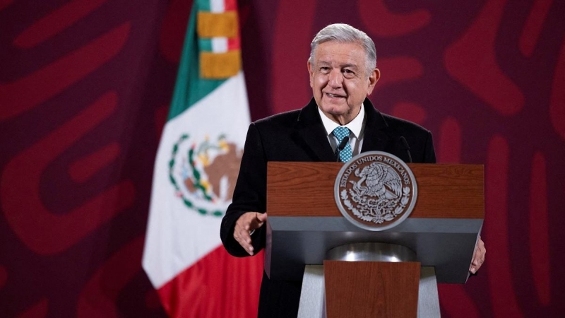 El presidente de México, Andrés Manuel López Obrador, declara ante los medios en una imagen tomada el 16 de diciembre de 2022