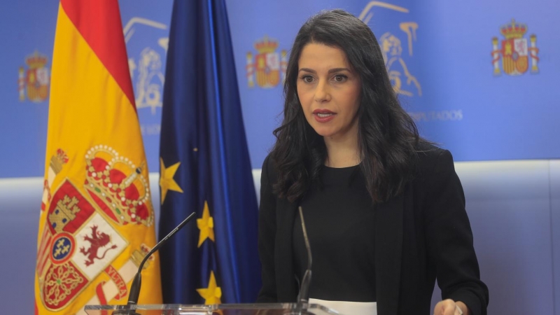 La líder de Ciudadanos, Inés Arrimadas, durante la rueda de prensa que ha ofrecido este martes en el Congreso, donde tiene lugar la reunión de la Junta de Portavoces.