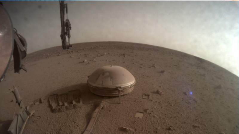 Imagen de la última fotografía tomada por InSight, el robot que se despide de Marte tras cuatro años de misión.