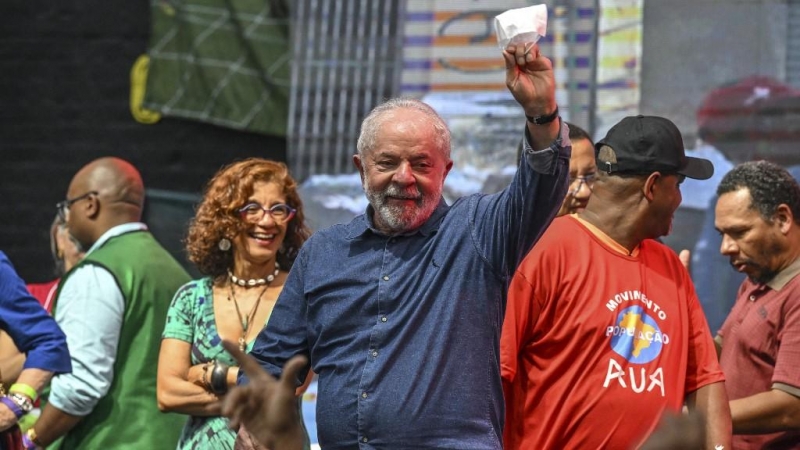 El presidente electo de Brasil, Luiz Inácio Lula da Silva, durante una reunión con recolectores de materiales de reciclaje en Sao Paulo, Brasil, el 15 de diciembre de 2022.
