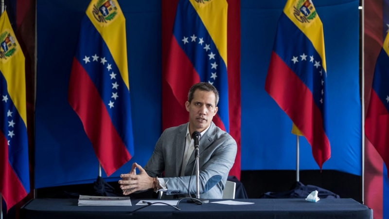 El opositor Juan Guaidó ofrece declaraciones reconociéndose vencido por una mayoría que pide acabar con su 'presidencia' autoproclamada.