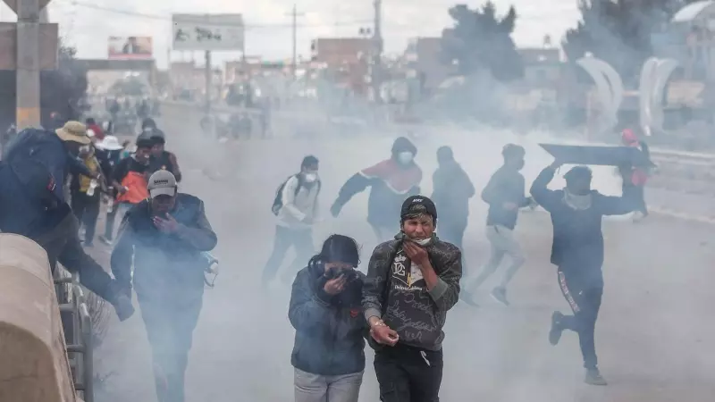 Enfrentamientos entre manifestantes y la policía el pasado sábado en Juliaca (Perú).